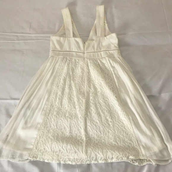 White NWT Knee Length Ivory Dress Forever 21 Small - Picture 4 of 8